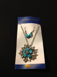 Diamond like Truquoise Blue Color Floral Designe Necklace / Earring Set.